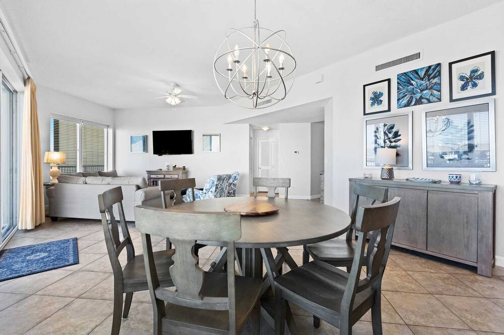 Photo of Others in Avalon Beach Estates