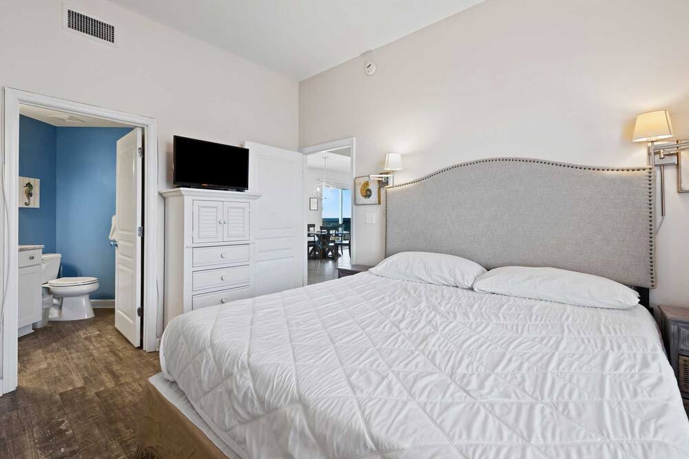 Photo of Others in Avalon Beach Estates