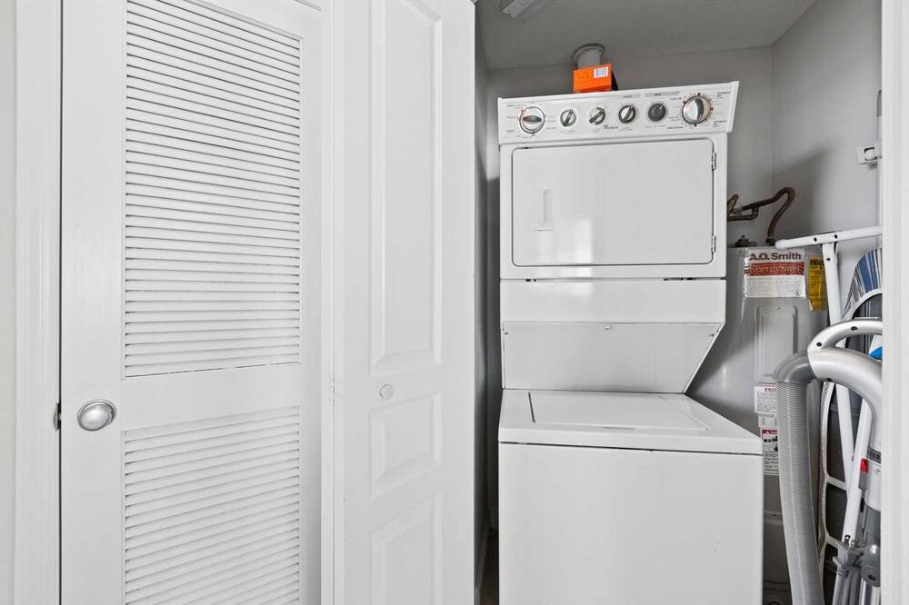 Photo of Others in Avalon Beach Estates