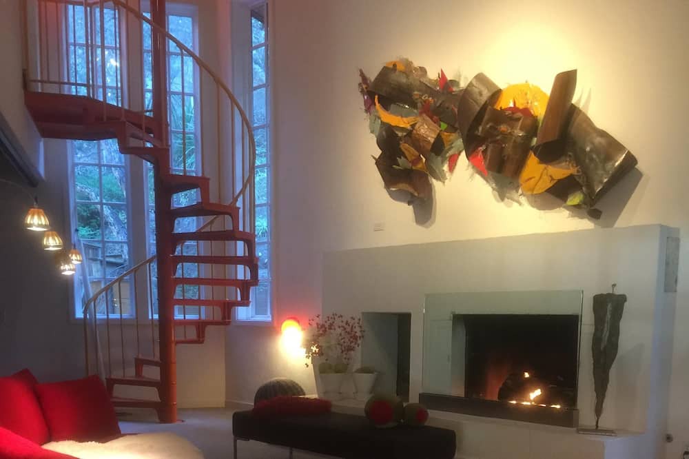 Photo of Livingroom in Salinas