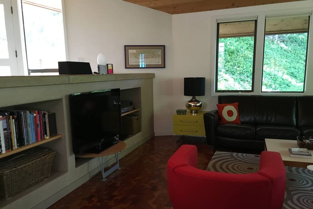Photo of Bedroom in Salinas