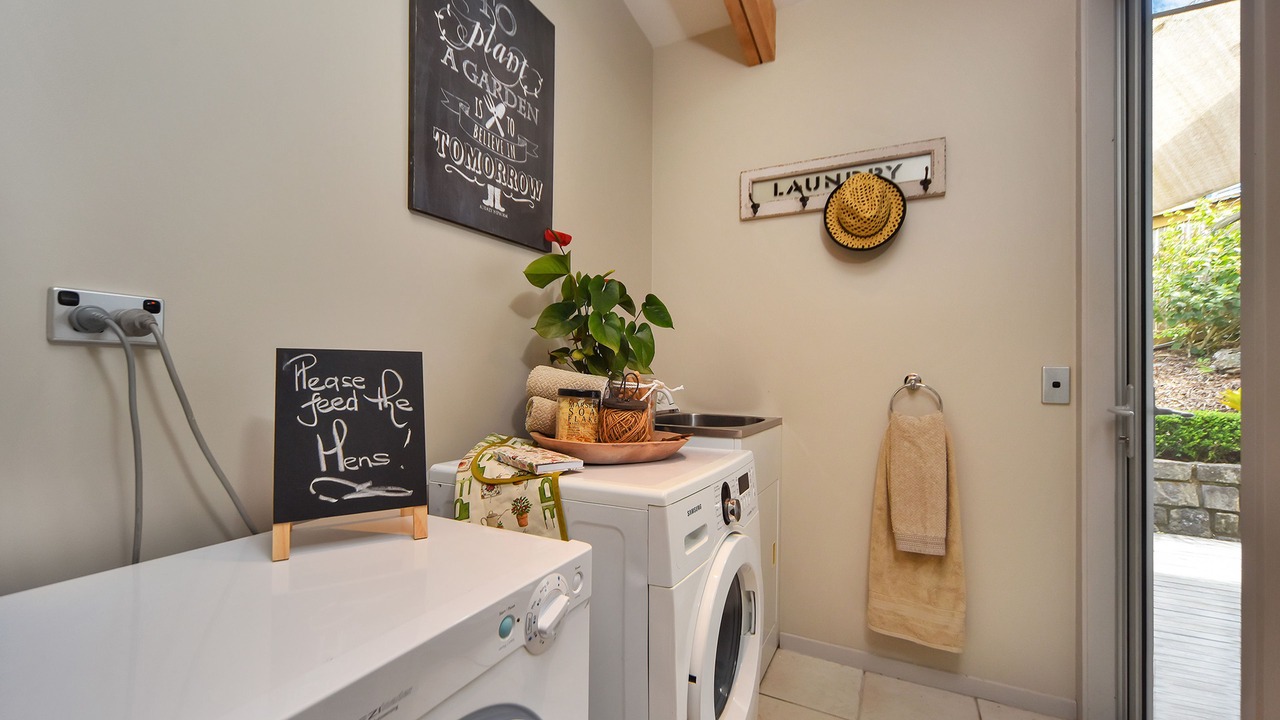 Photo of Bedroom in Paremoremo