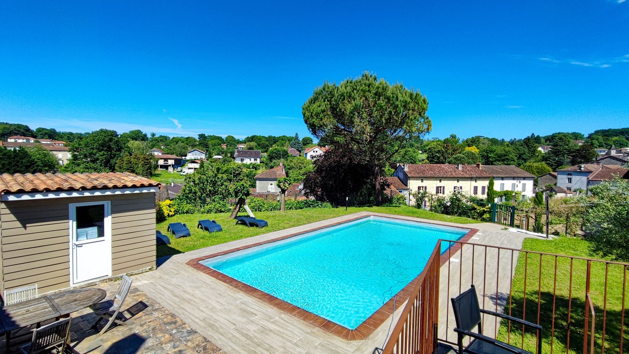 Photo of Outdoor in Nontron