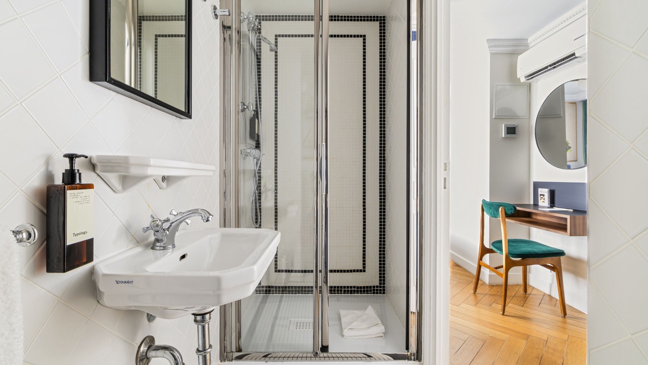 Photo of Bathroom in Batignolles