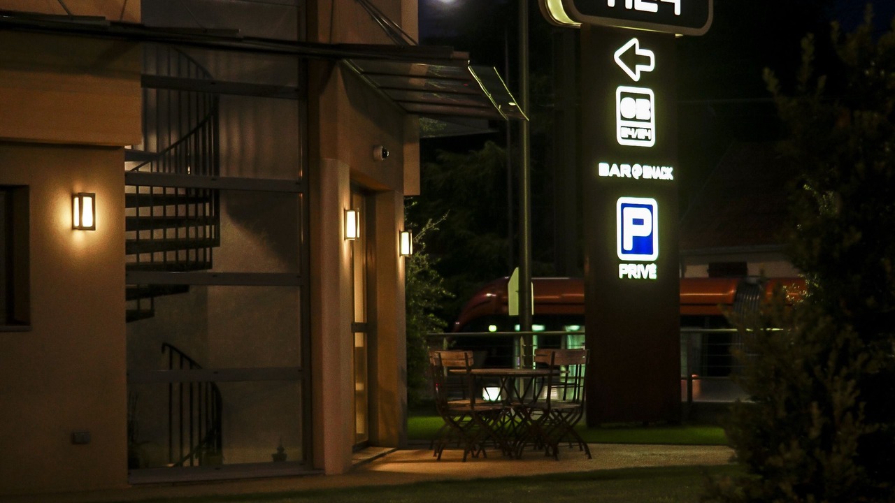 Photo of Outdoor in Pin - Vert Galant