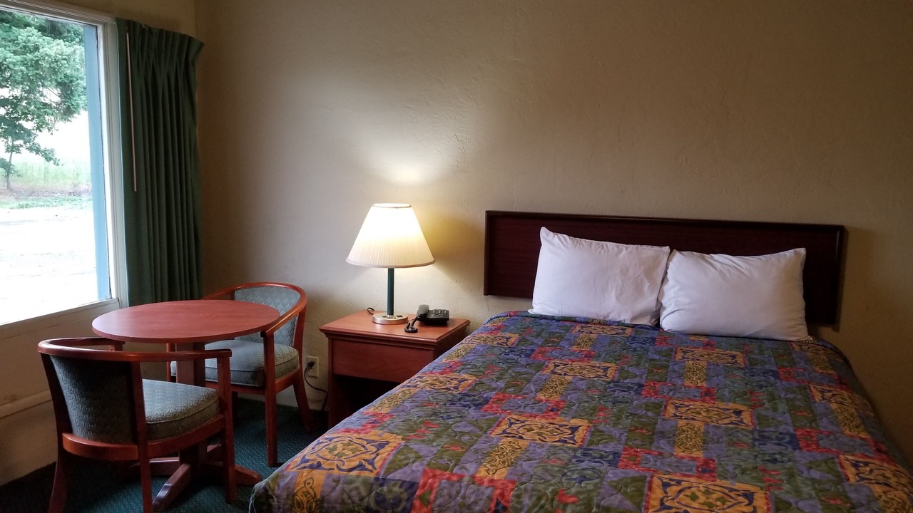 Photo of Bedroom in Myrtle Creek