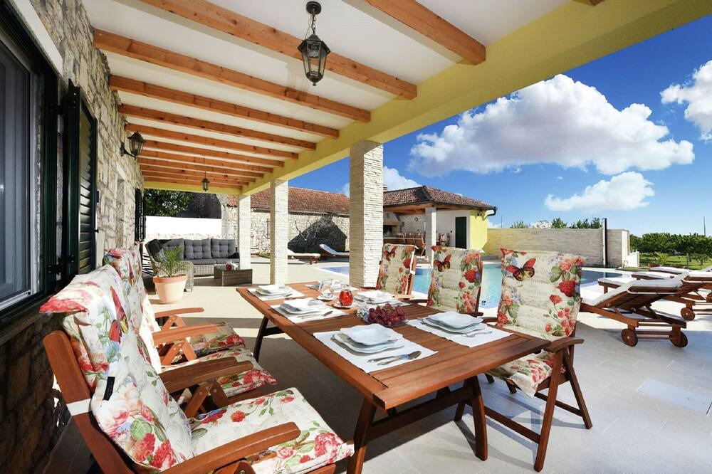 Photo of Patio Balcony in Lovinac