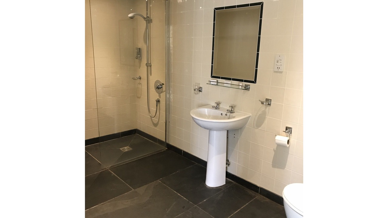 Photo of Bathroom in Lanlivery