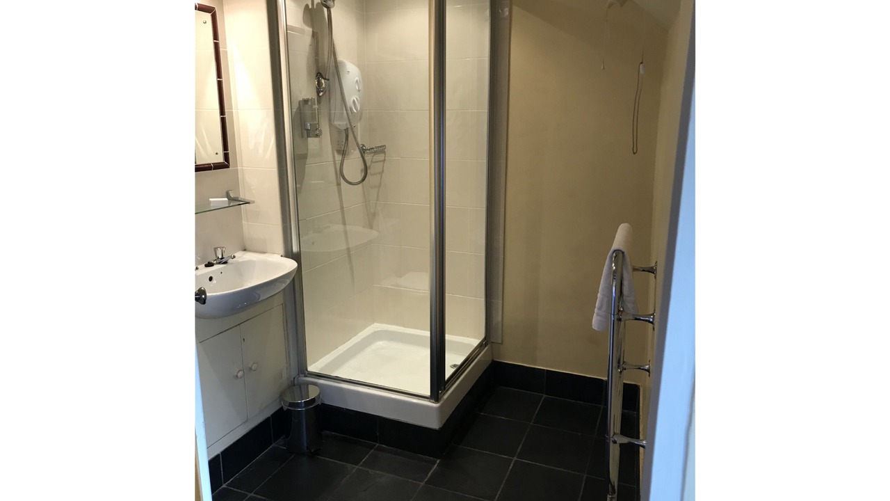 Photo of Bathroom in Lanlivery