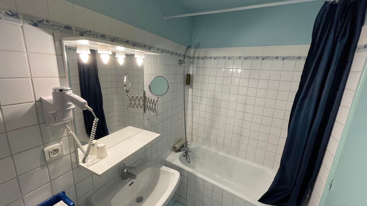 Photo of Bathroom in Vitre