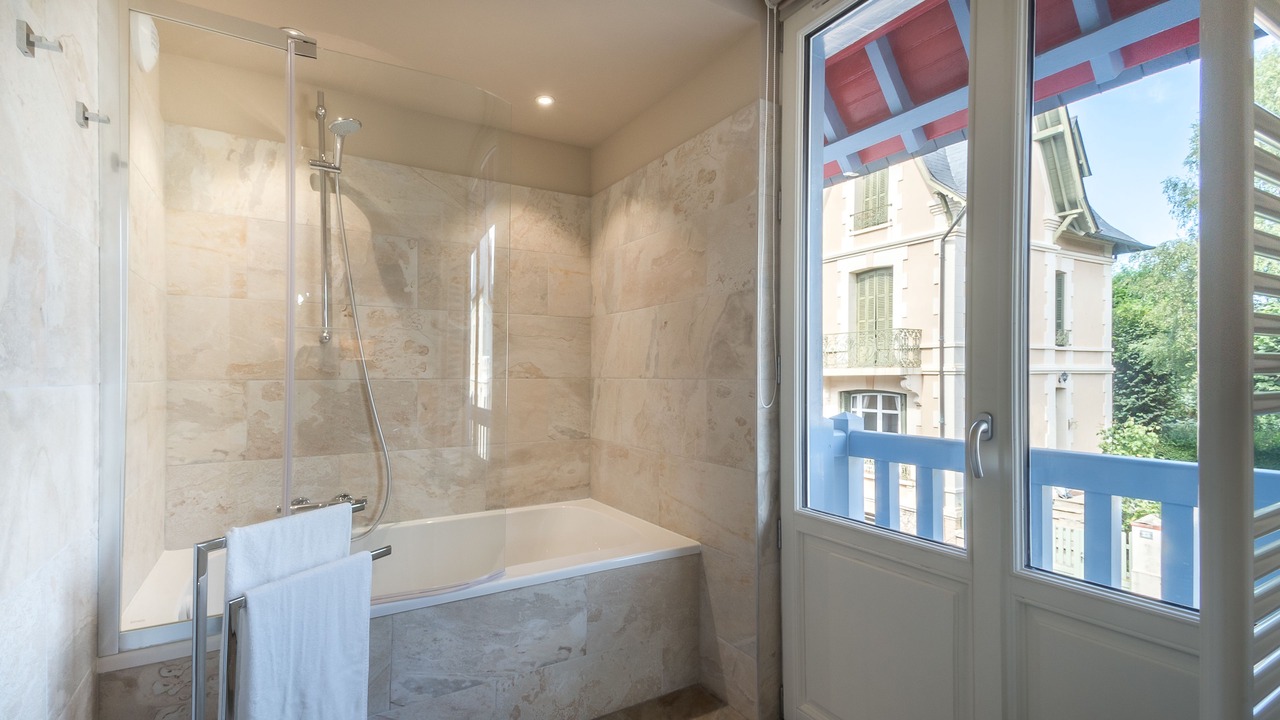 Photo of Bathroom in Deauville City Centre