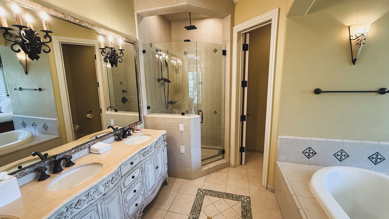 Photo of Bathroom in Arden-Arcade