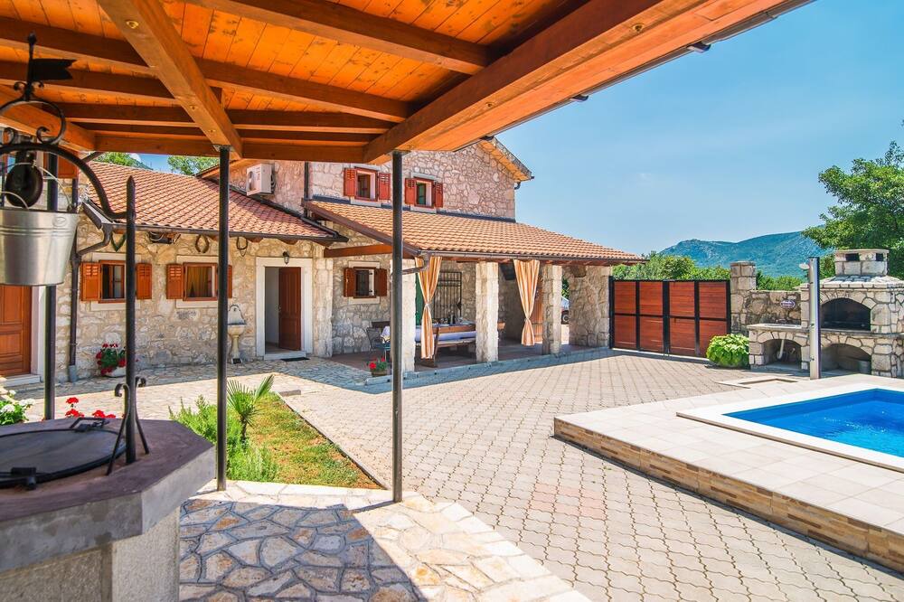 Photo of Outdoor in Drivenik