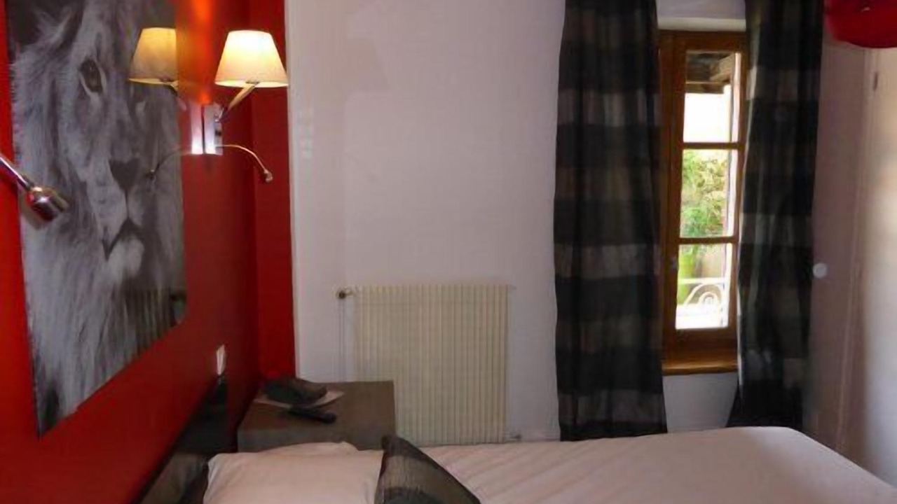 Photo of Bedroom in Louhans
