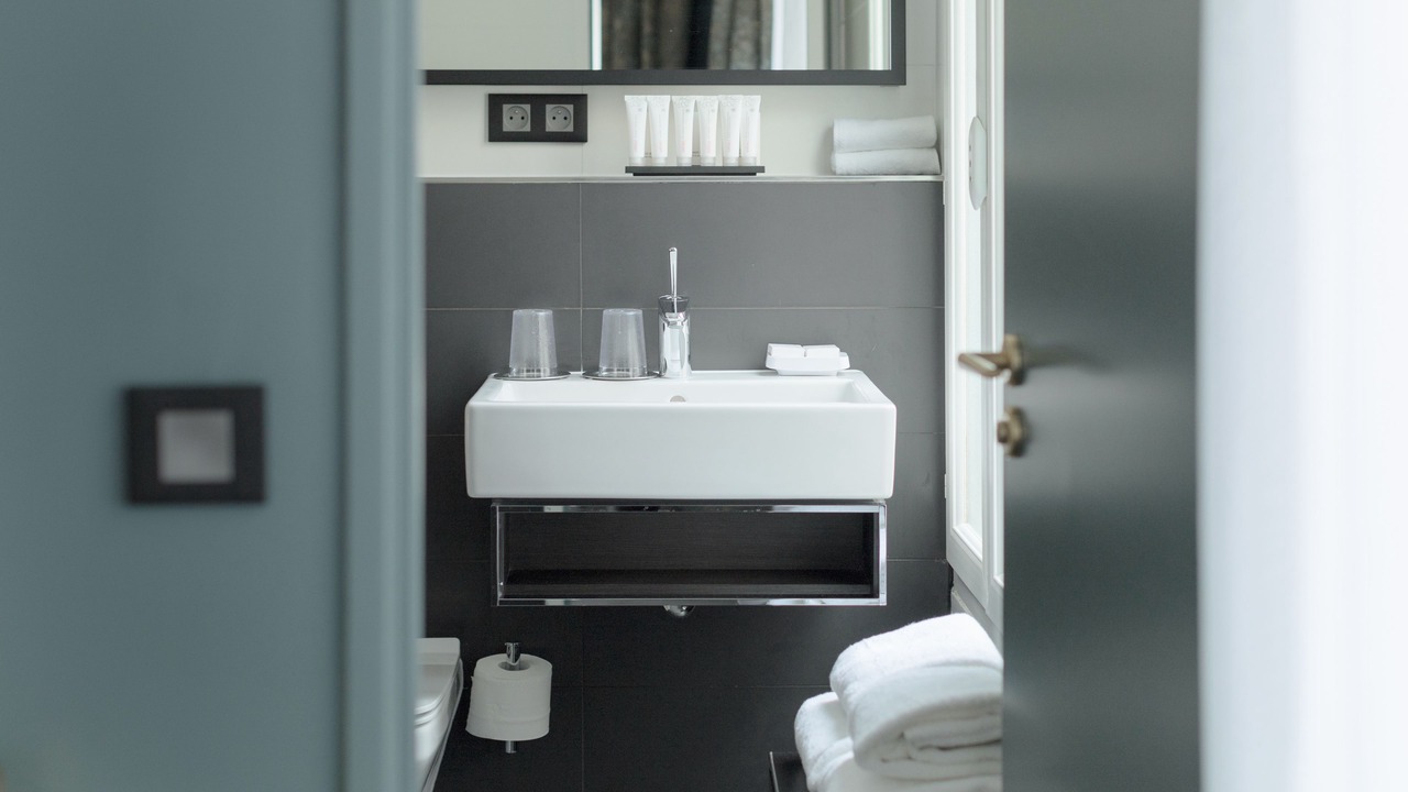 Photo of Bathroom in Quartier de la Plaine-de-Monceaux