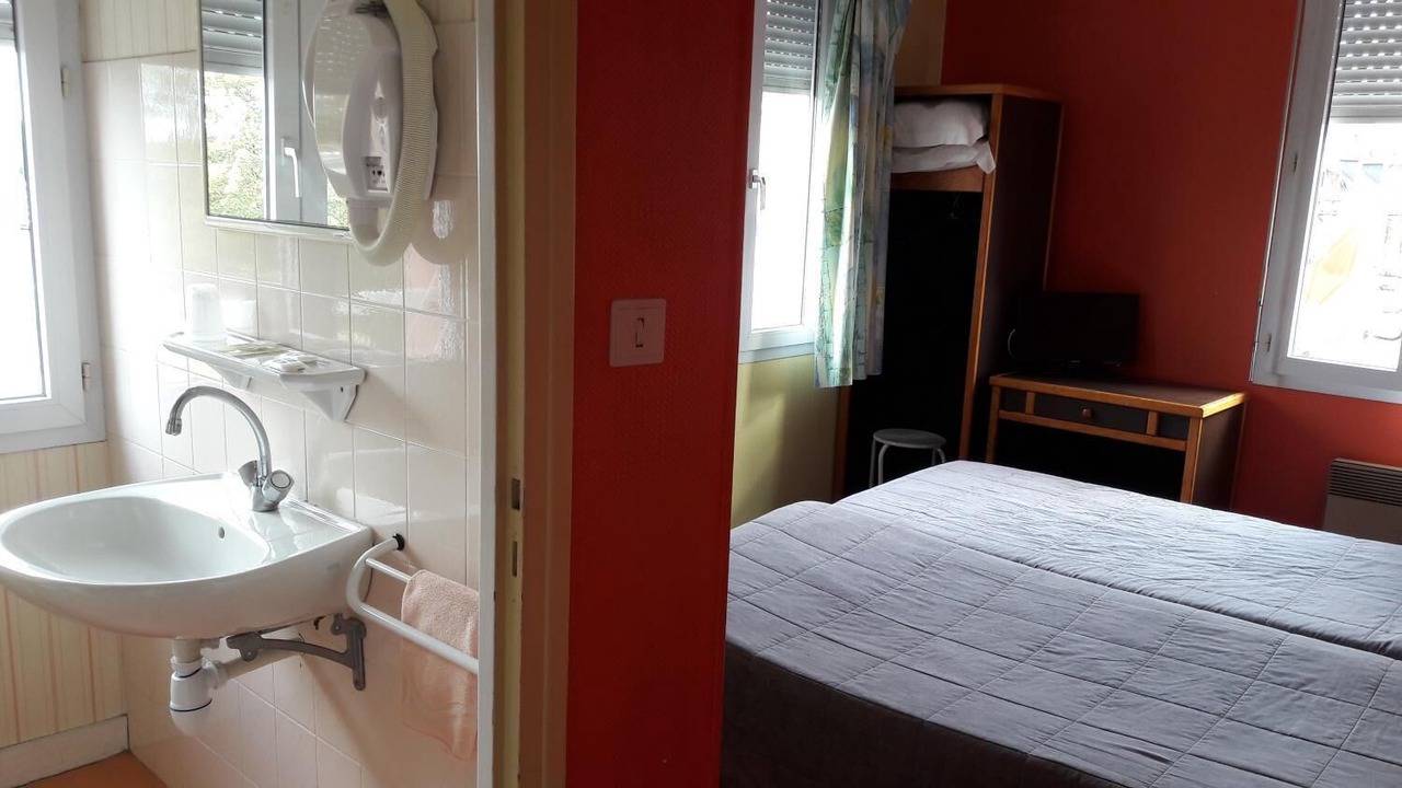 Photo of Bedroom in Pontorson