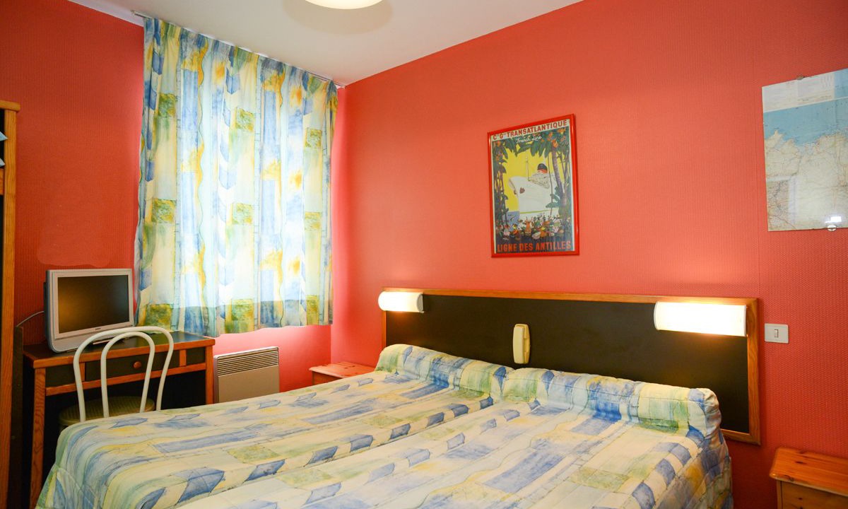 Photo of Bedroom in Pontorson