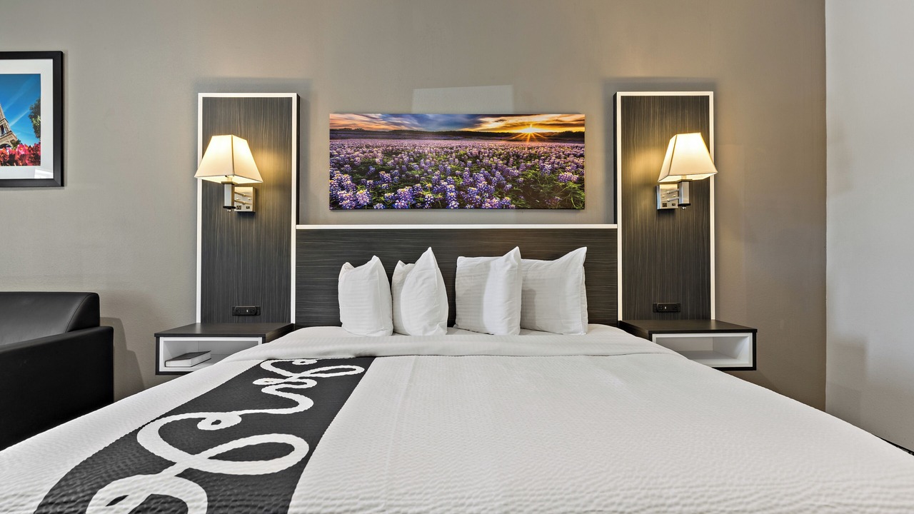 Photo of Bedroom in Paris