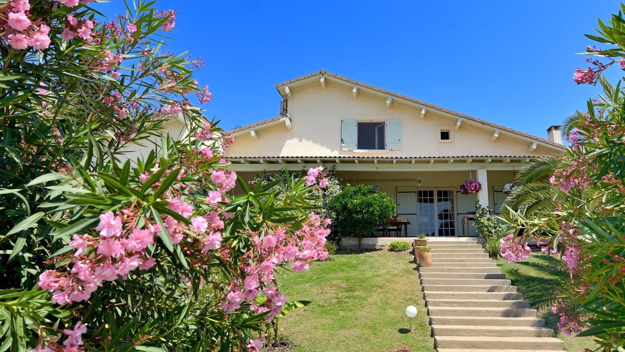 Photo of Outdoor in Lunel