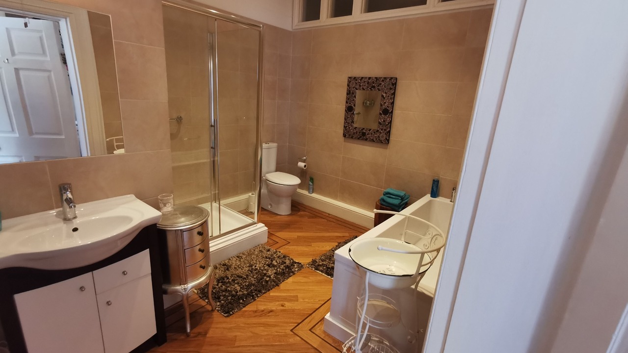 Photo of Bathroom in Glastonbury