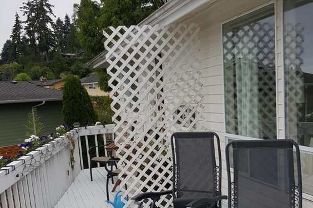 Photo of Patio Balcony in The Bowl of Edmonds