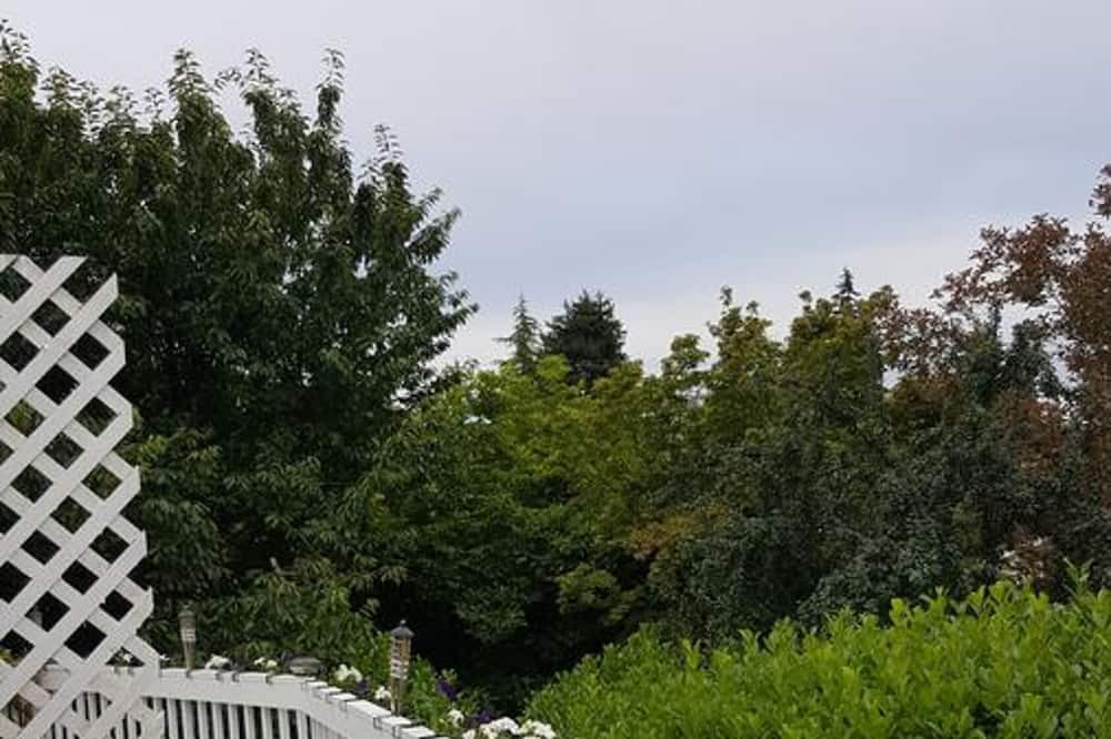 Photo of Patio Balcony in The Bowl of Edmonds