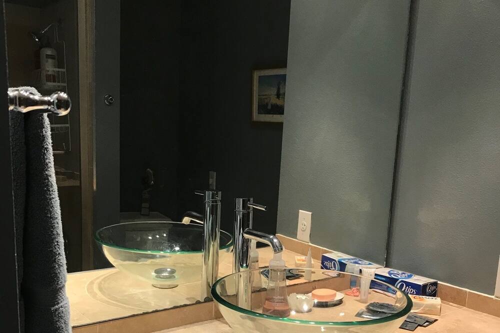 Photo of Bathroom in The Bowl of Edmonds