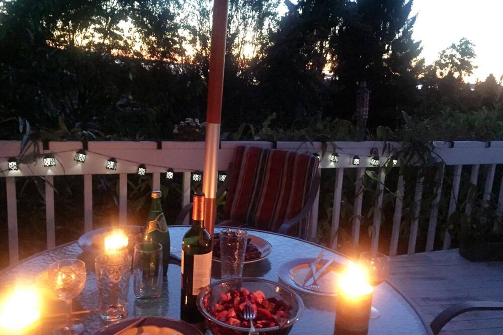 Photo of Patio Balcony in The Bowl of Edmonds