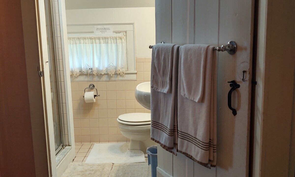 Photo of Bathroom in Hollowville