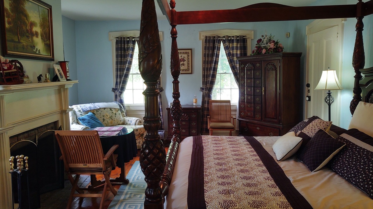 Photo of Bedroom in Hollowville