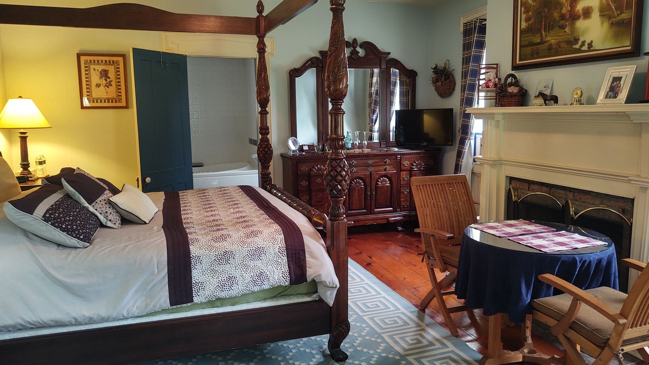 Photo of Bedroom in Hollowville