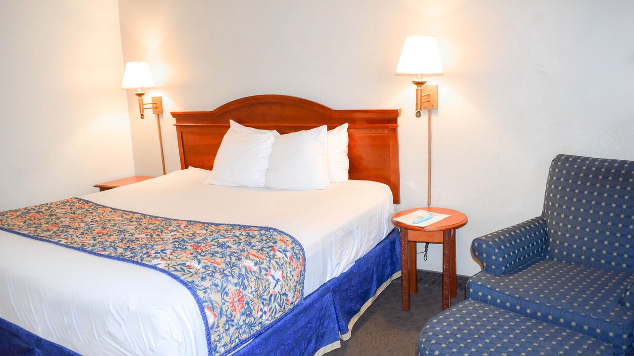 Photo of Bedroom in Attleboro