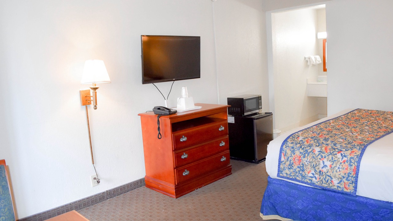 Photo of Bedroom in Attleboro