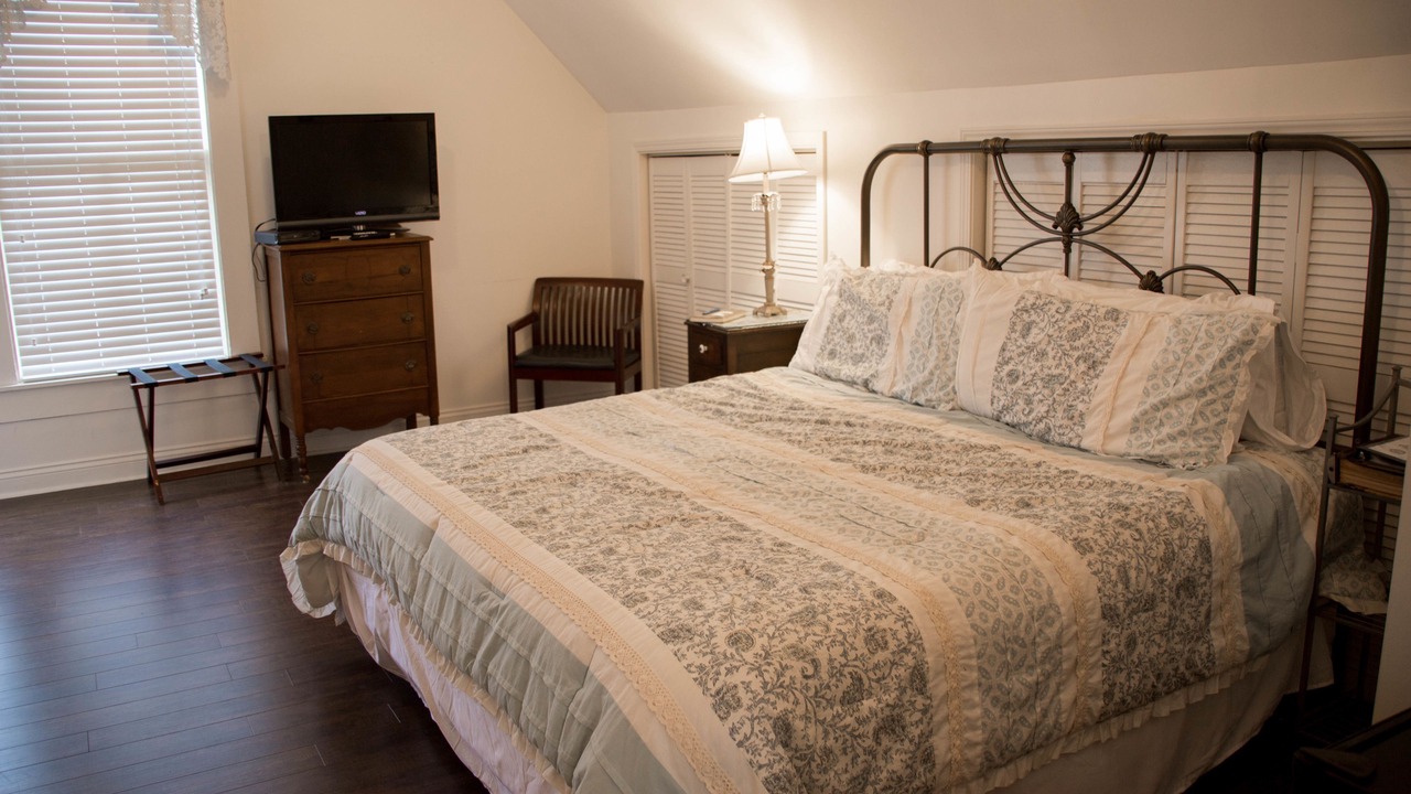 Photo of Bedroom in Downtown Historic