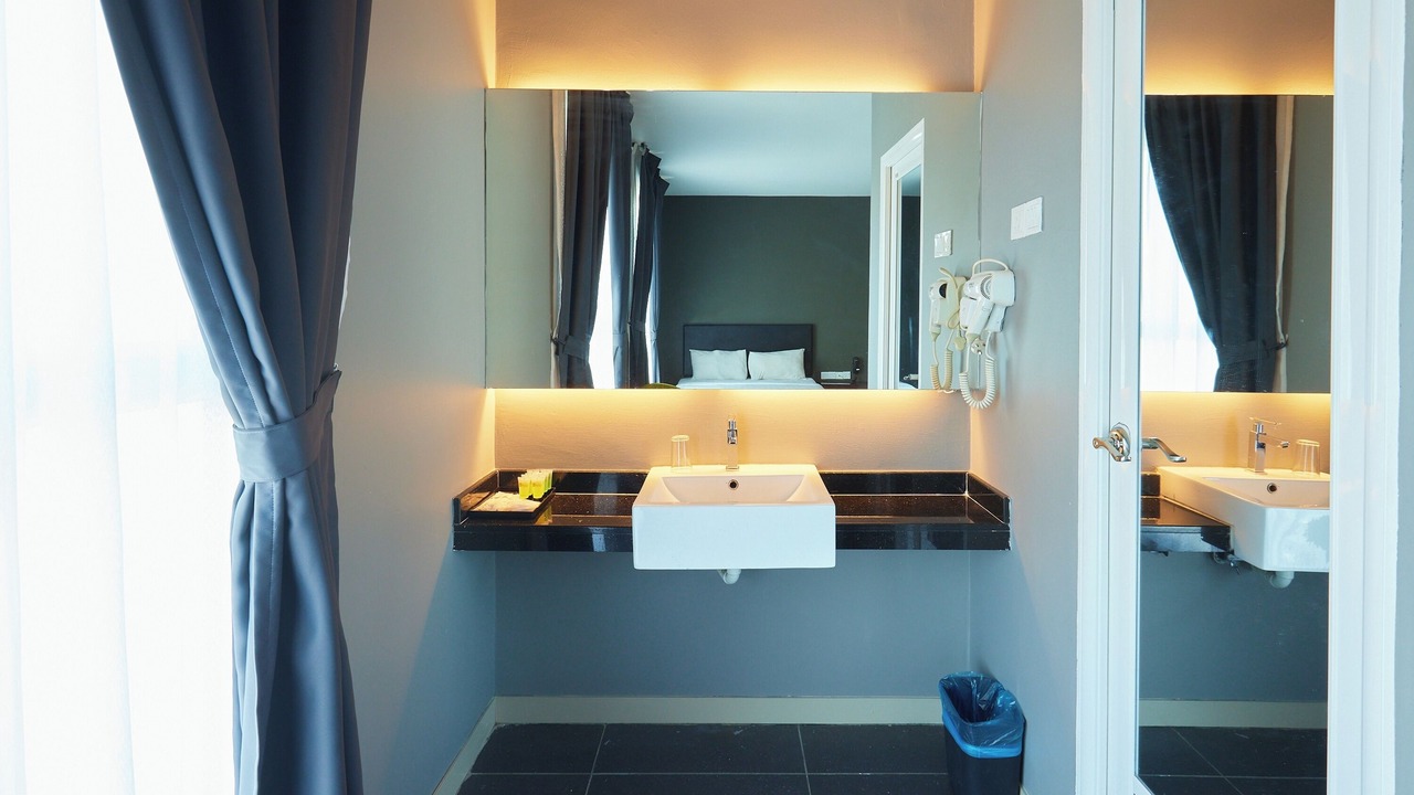 Photo of Bathroom in Pegawai