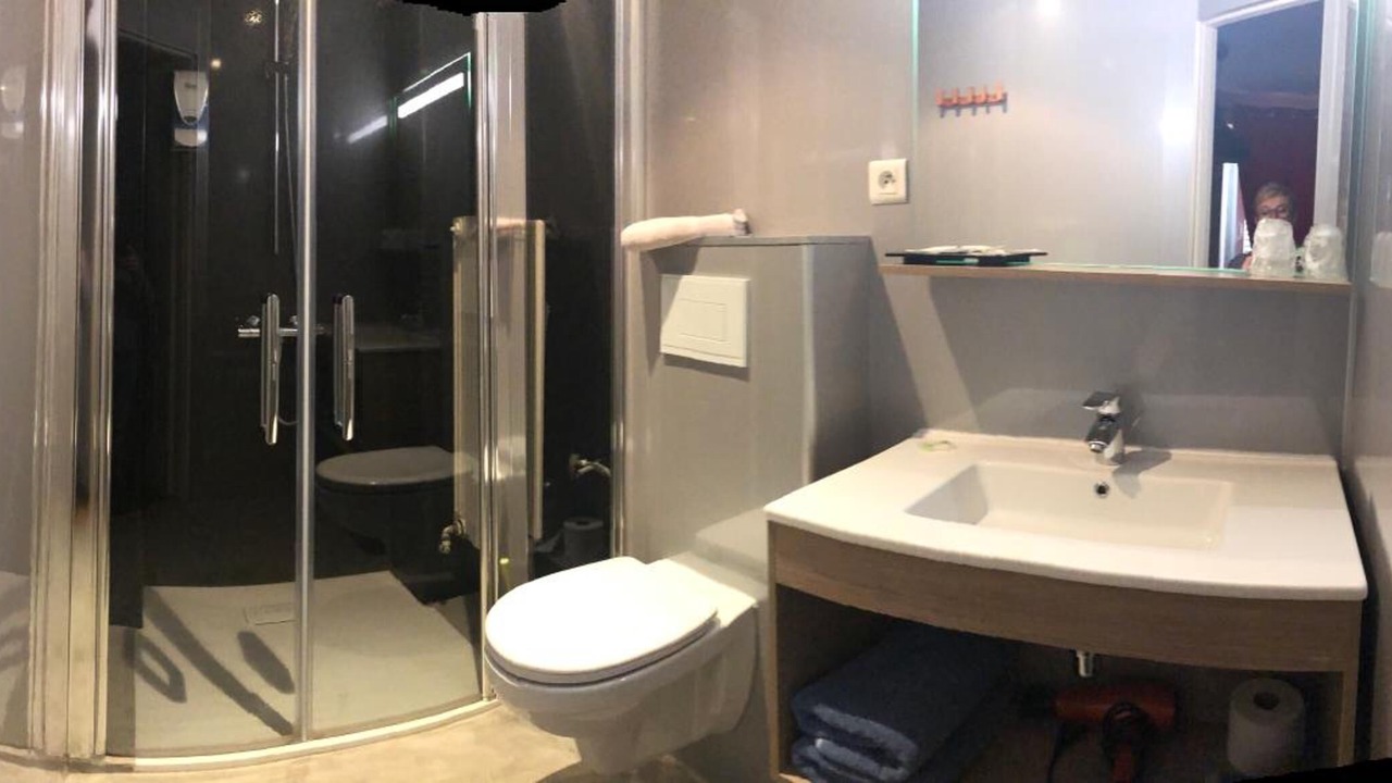 Photo of Bathroom in Port-Lesney