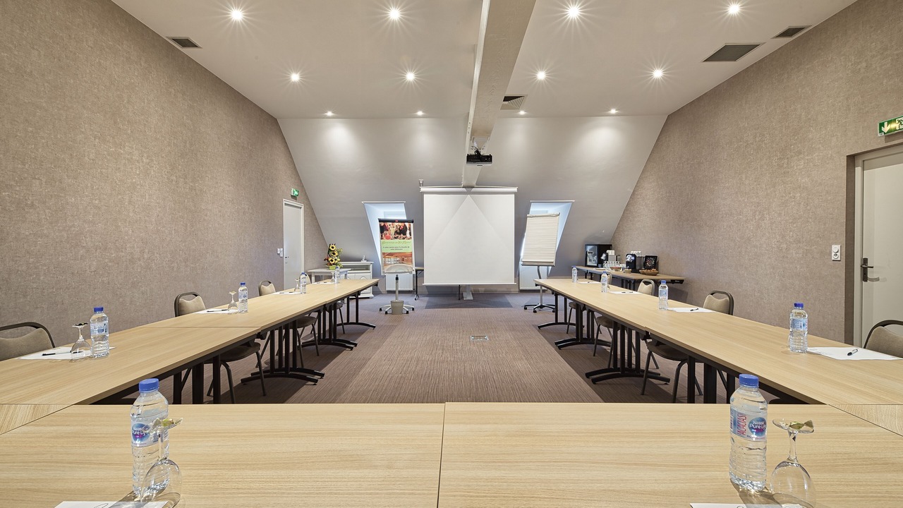 Photo of Others in Magnant