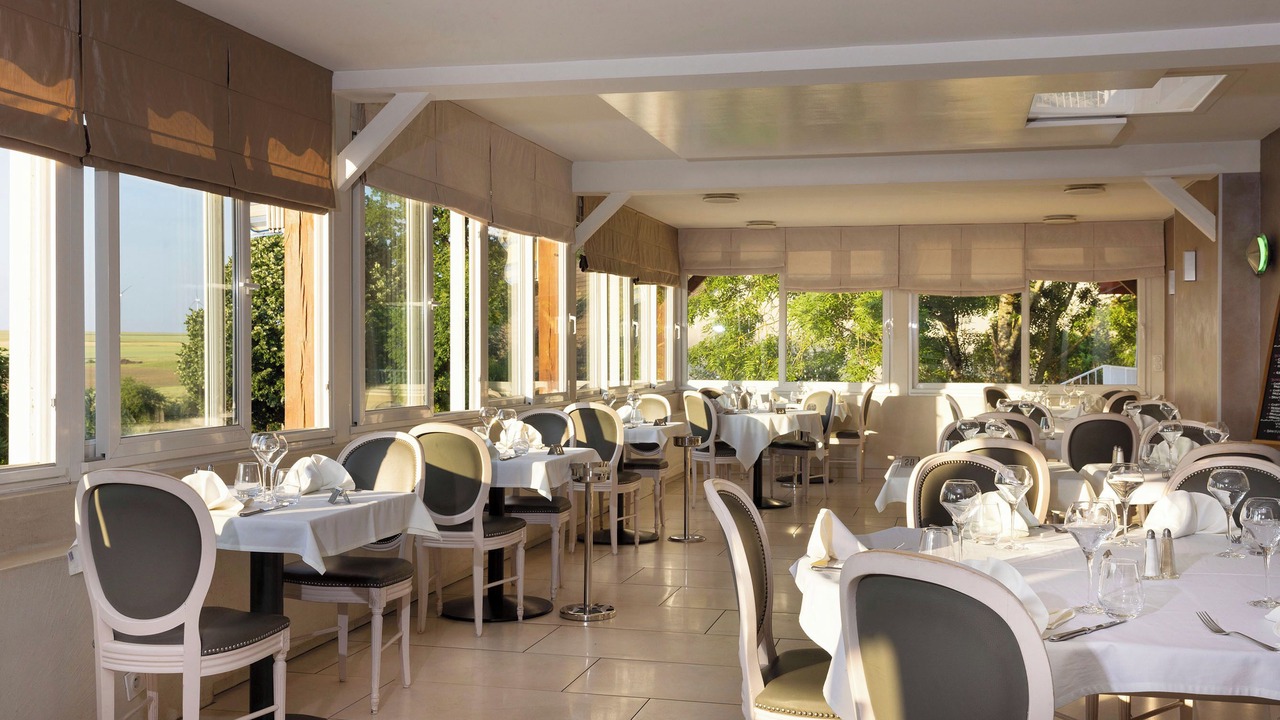 Photo of Others in Magnant