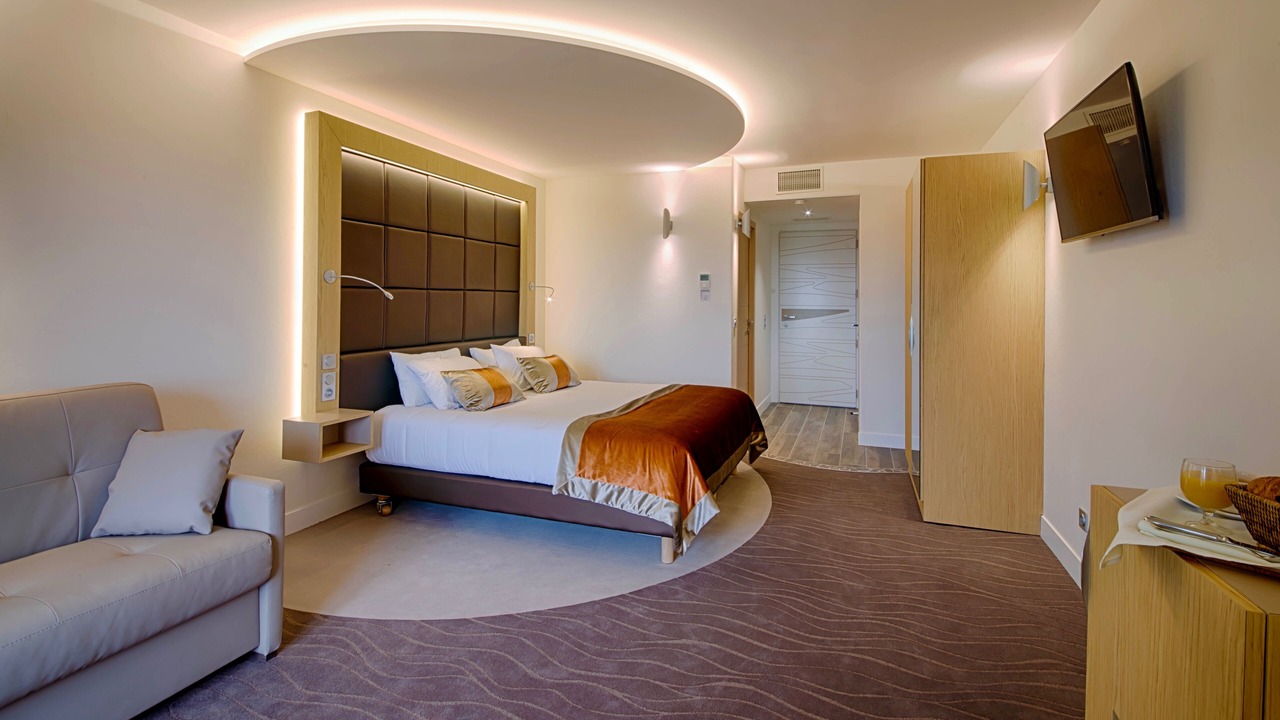 Photo of Others in Magnant