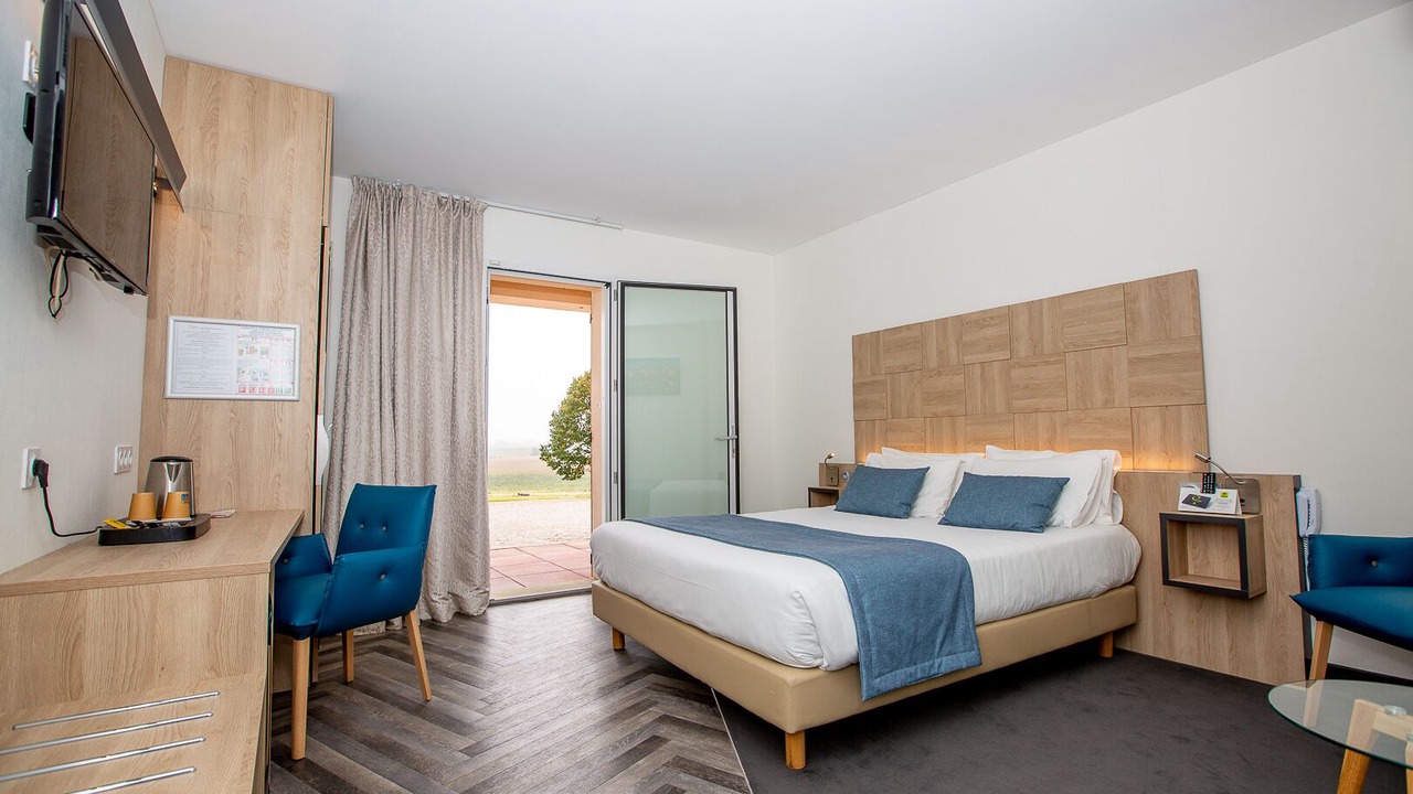 Photo of Others in Magnant