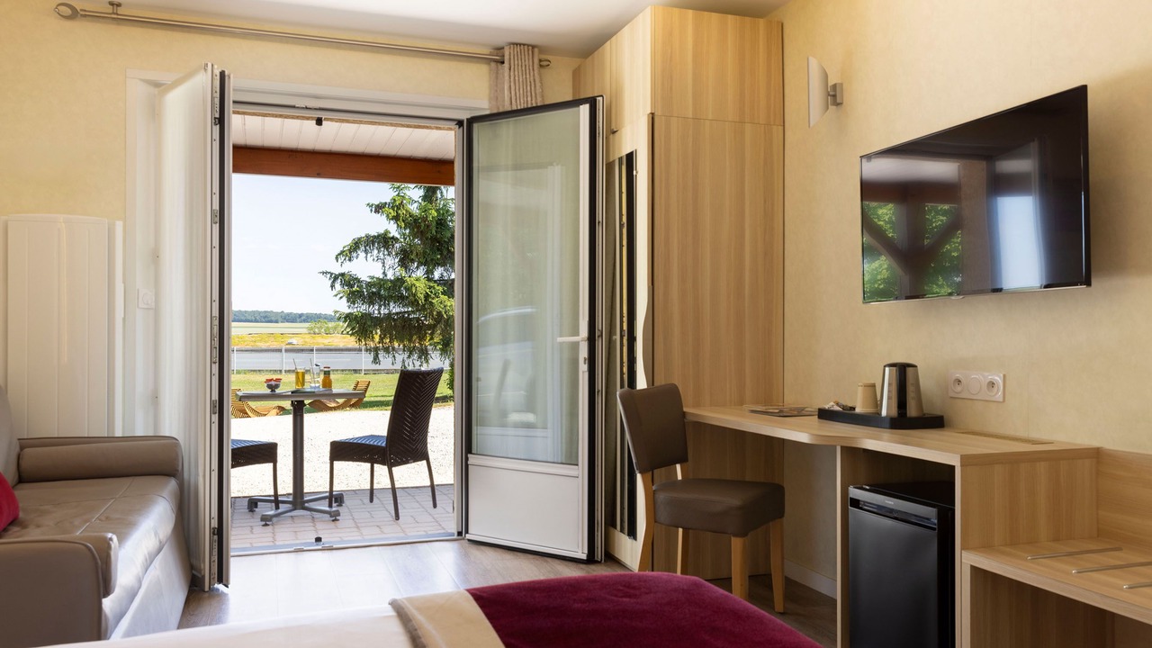 Photo of Others in Magnant