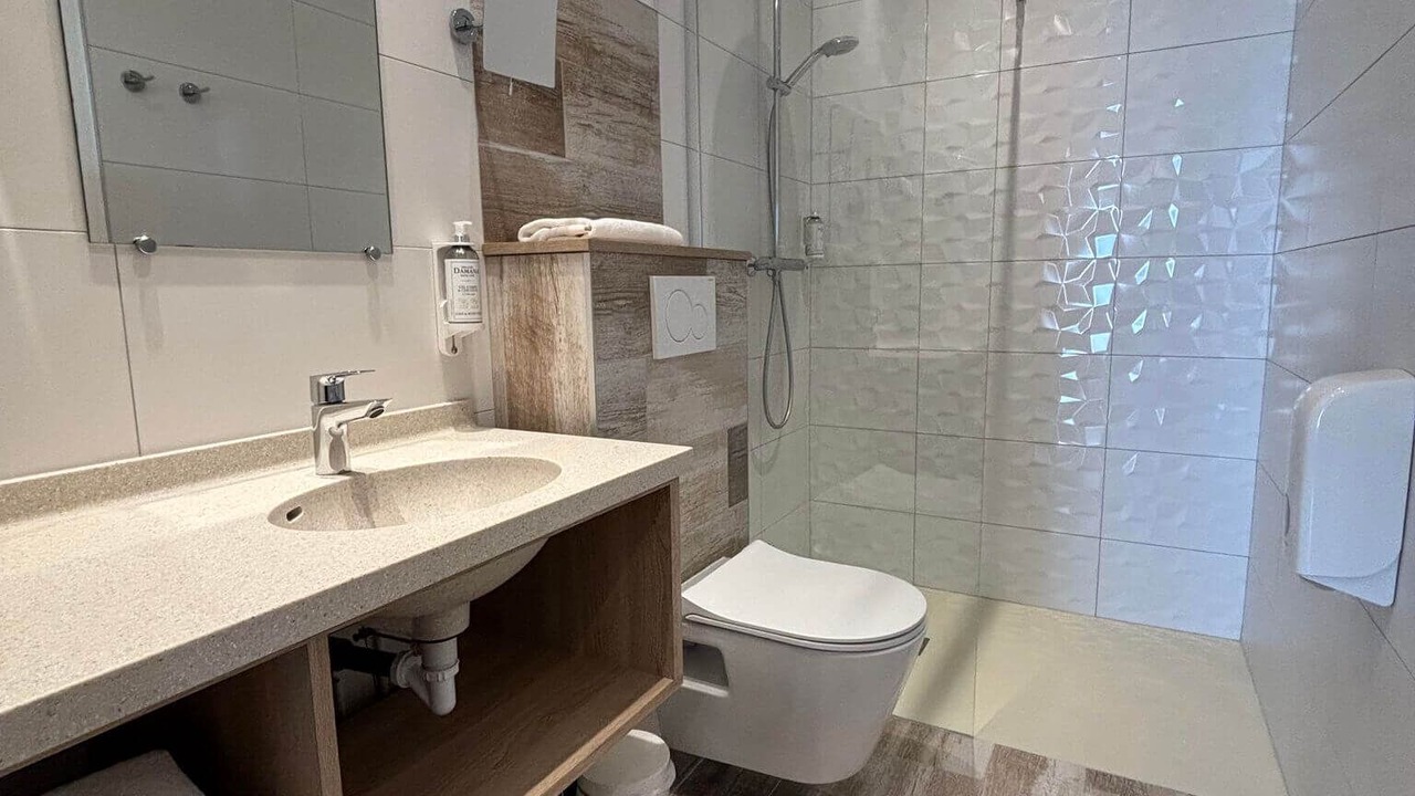 Photo of Bathroom in Magnant