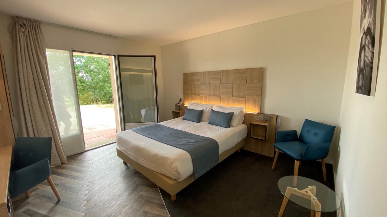 Photo of Bedroom in Magnant