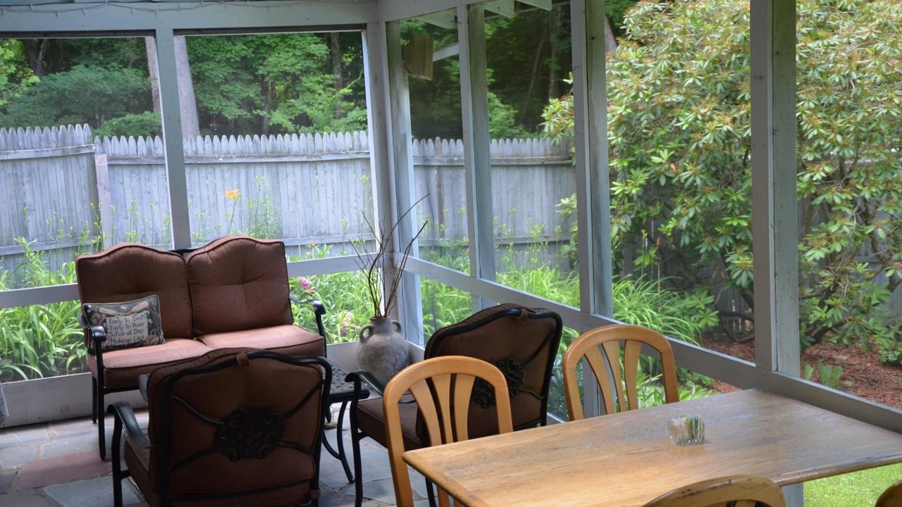 Photo of Patio Balcony in Cornwall Bridge
