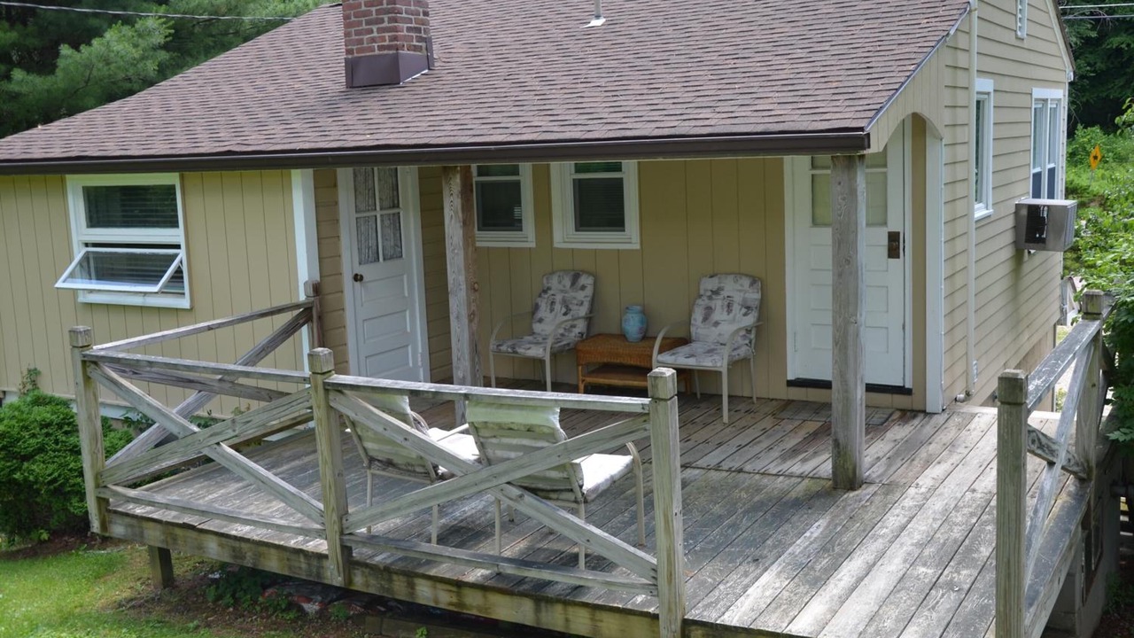 Photo of Patio Balcony in Cornwall Bridge