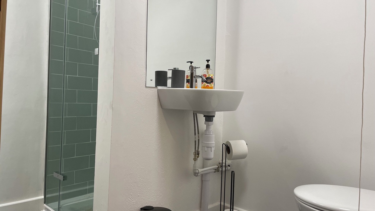 Photo of Bathroom in Heligan