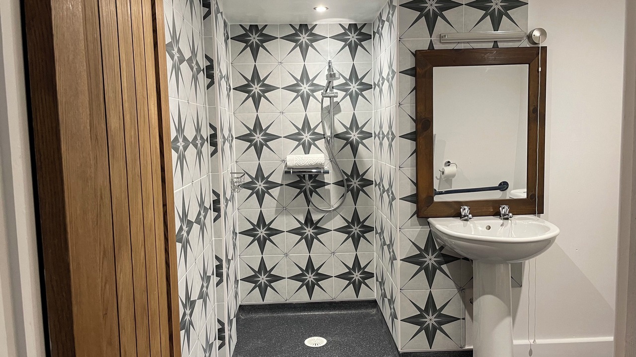 Photo of Bathroom in Heligan