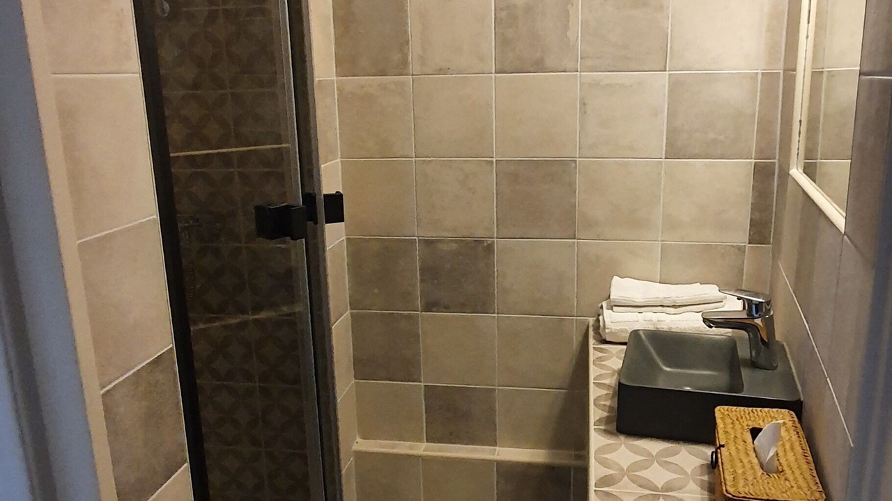 Photo of Bathroom in Beaux Arts-Boutonnet