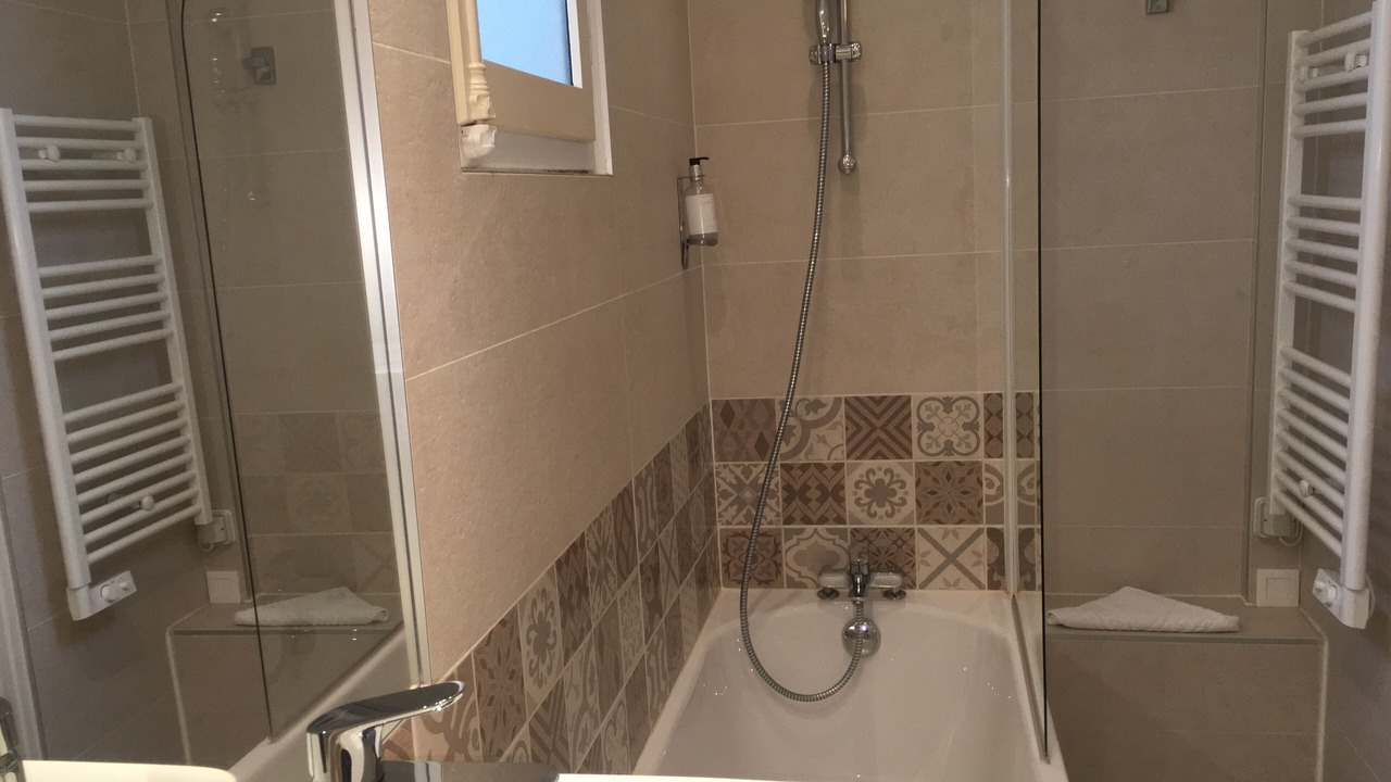 Photo of Bathroom in Beaux Arts-Boutonnet