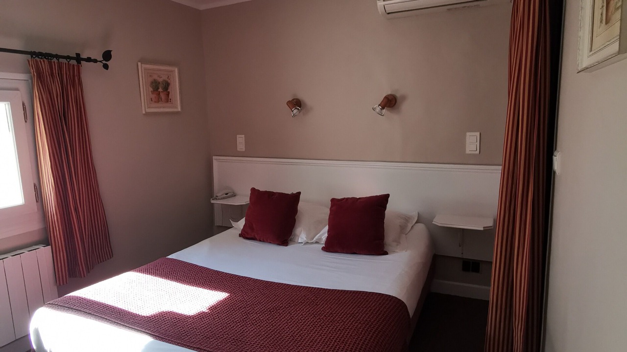 Photo of Bedroom in Beaux Arts-Boutonnet